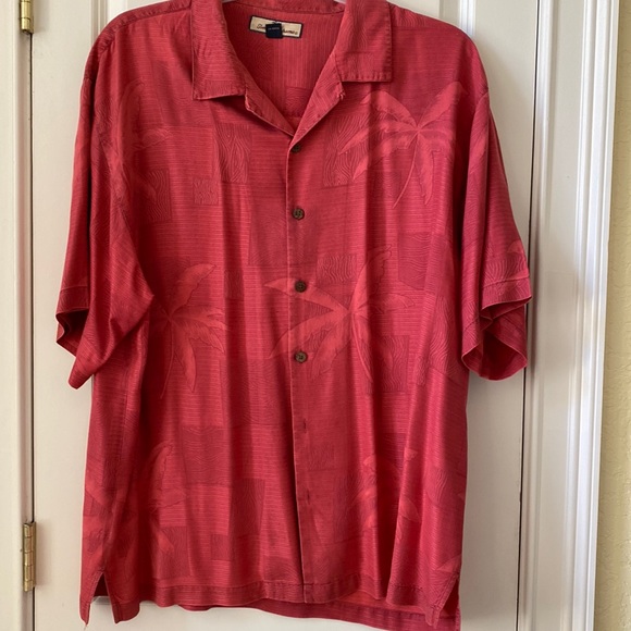 Tommy Bahama Other - Tommy Bahama Shirt Mens Size Xl Casual Subtle Palm Trees Pattern Cotton Coral